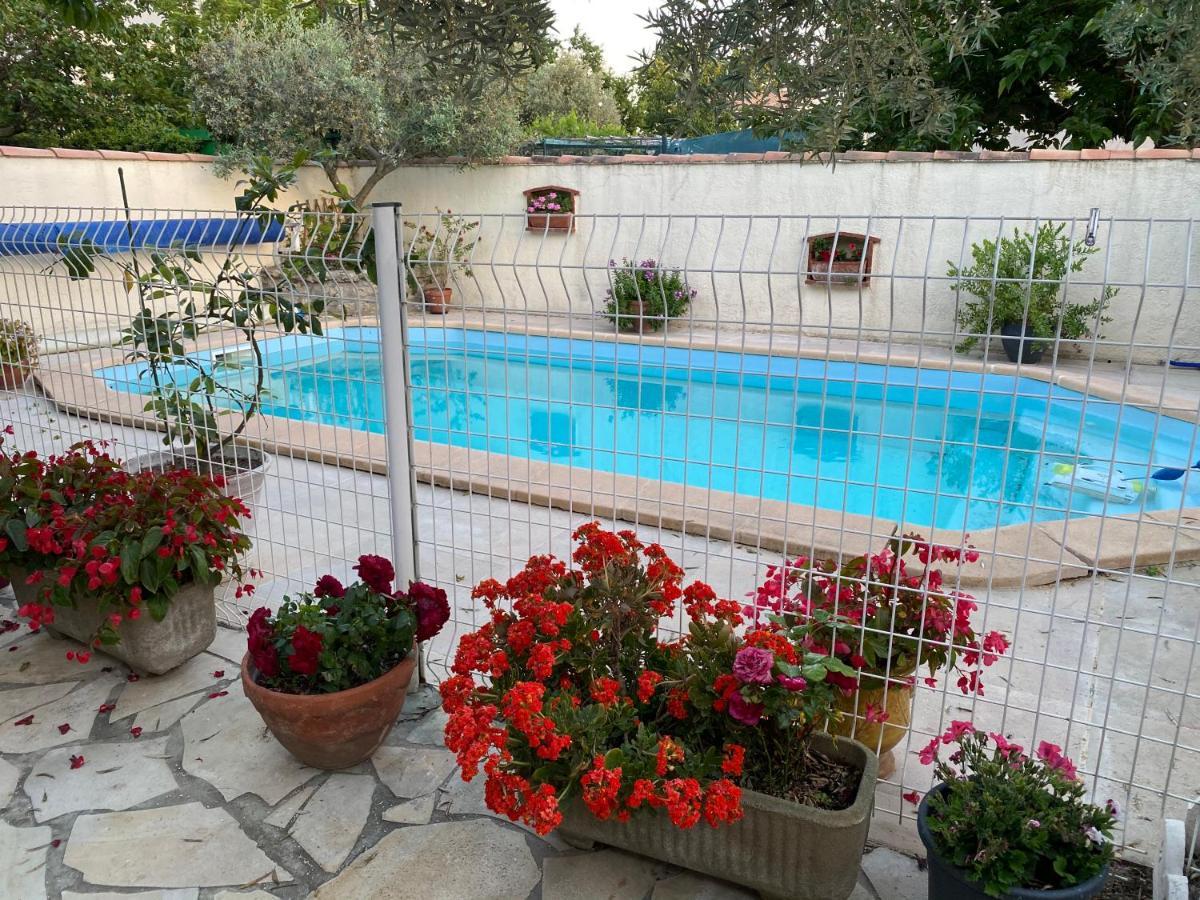 Chambre D'Hotes - Les Oliviers Bed & Breakfast Arles Exterior photo